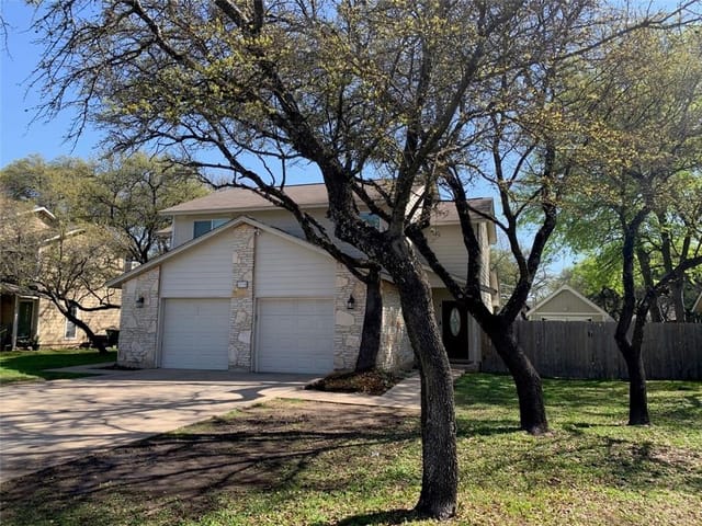 8710 Clearbrook Trl