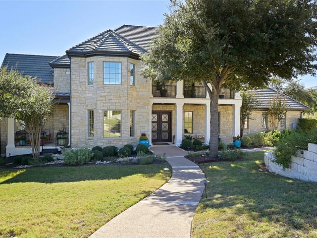 8715 Capehart CV