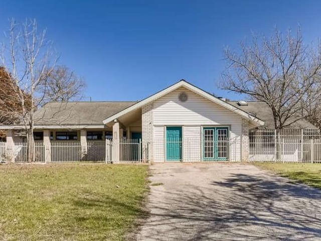 8724 Mountain Crest DR