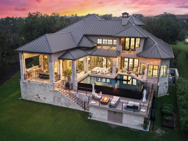 8725 Calera Dr