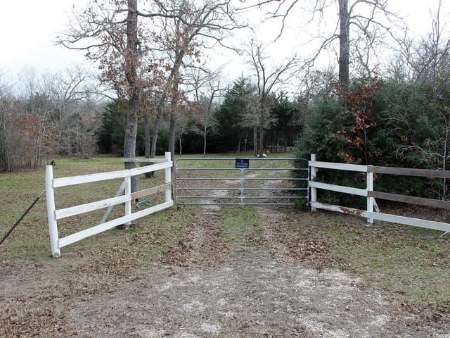 8729 E Fm 20 Hwy