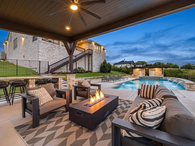 875 Spectacular Bid Dr