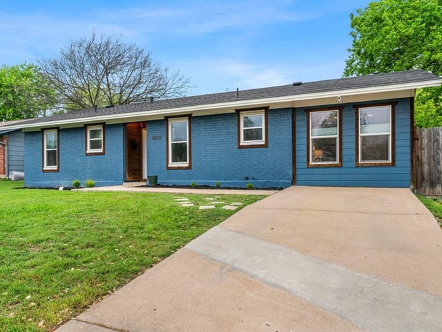 8800 Redfield Ln