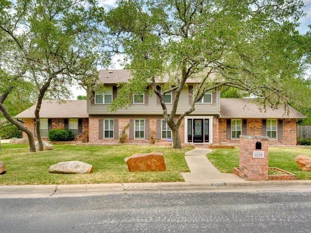 8800 Spring Lake Dr