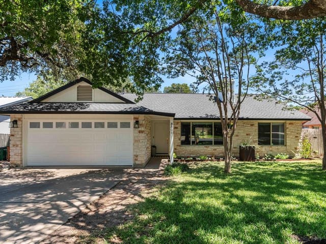 8801 Huebinger Pass