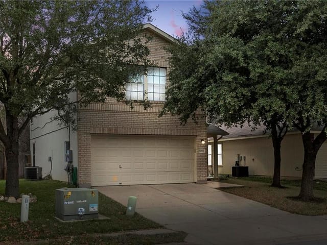 8802 Dittmar Oaks Dr