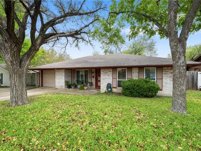 8803 Colonial Dr