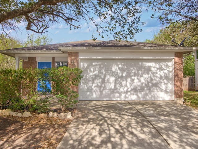 8804 Dittmar Oaks Dr