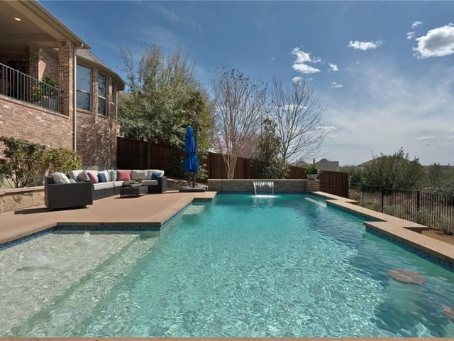 8804 FLYCATCHER Ct