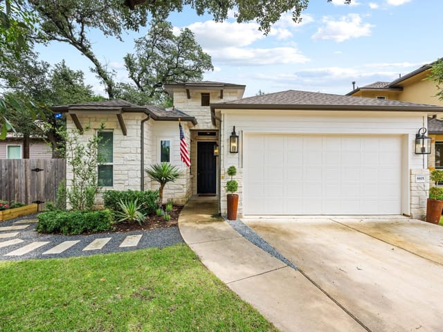 8805 Jodie Ln