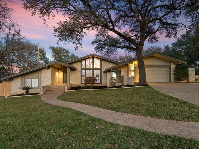 8805 Mountain Ridge DR