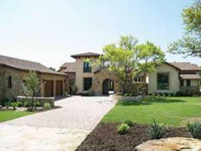 8809 Calera DR