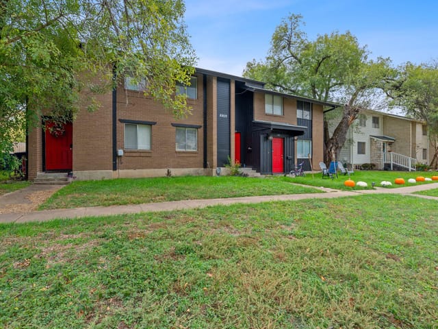 8809 Dawnridge CIR Unit #102