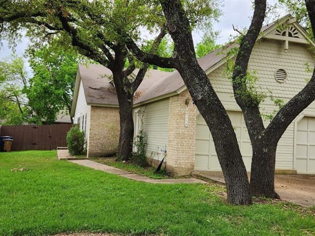 8811 Clearbrook TRL