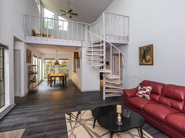 8814 Merion Cir