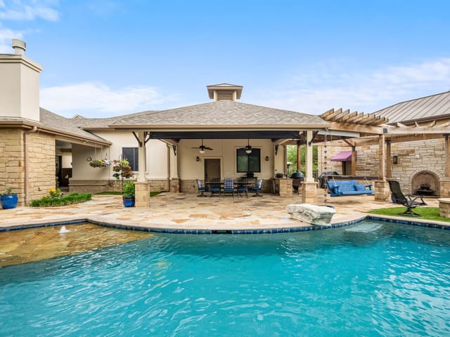 8815 Blazyk DR