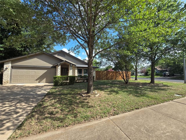 8815 Cainwood Ln