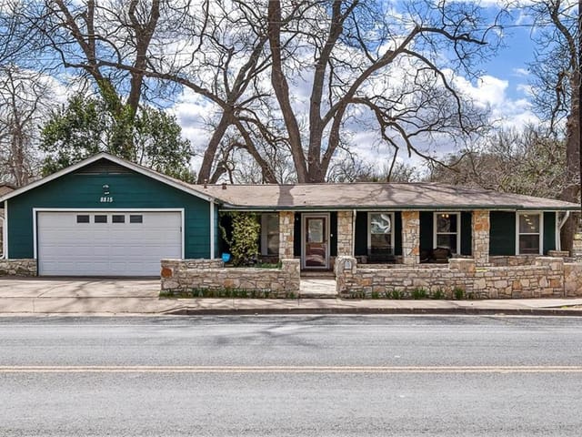 8815 Georgian Dr