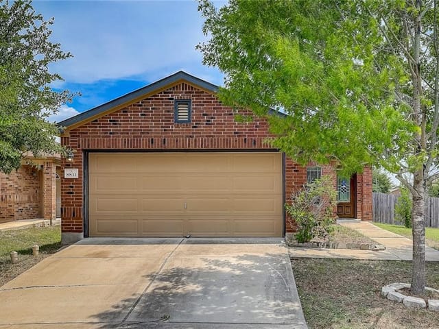 8833 Edmundsbury Dr