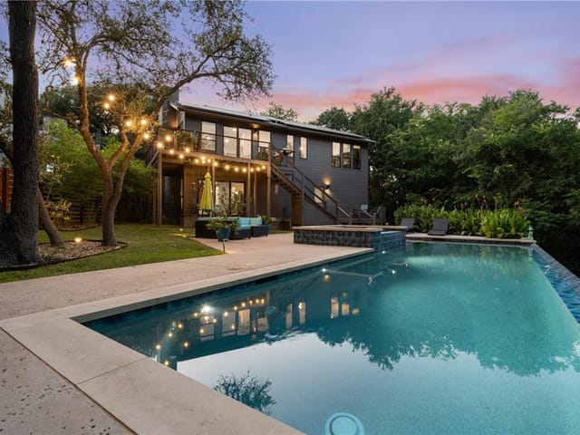 8851 Mountain Ridge Cir
