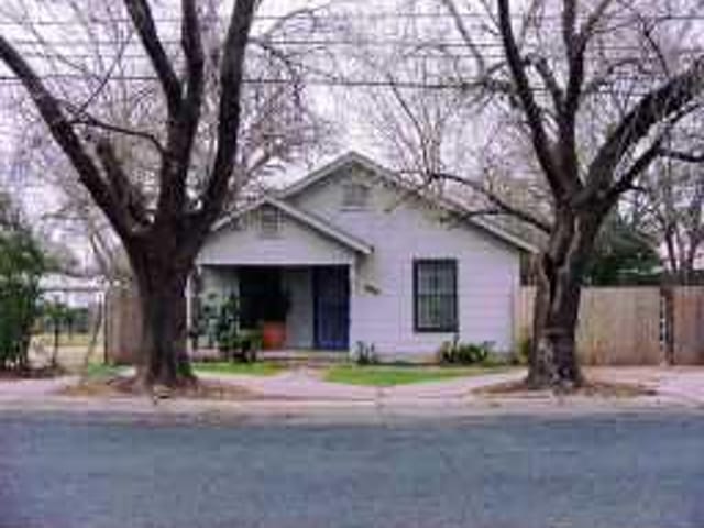888 BANISTER Ln