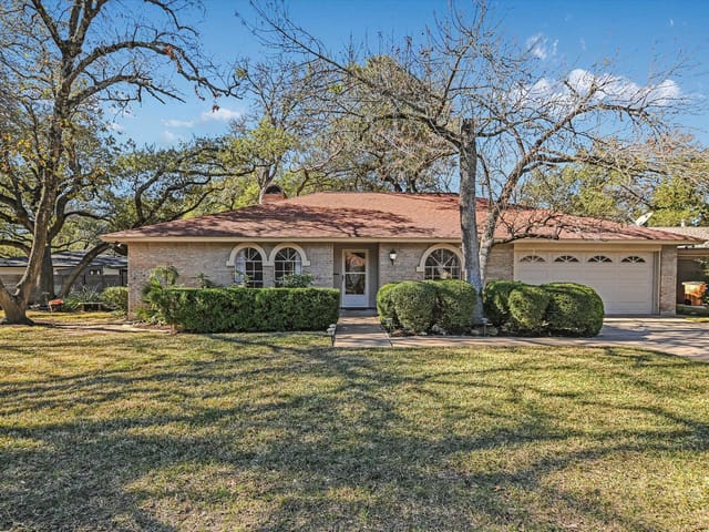 8900 Currywood Dr