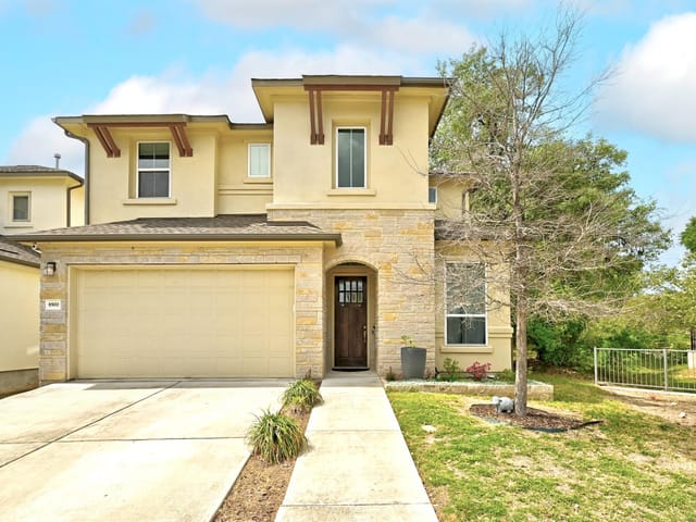 8900 Jodie LN