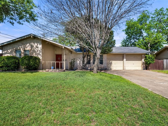 8900 Pointer Ln