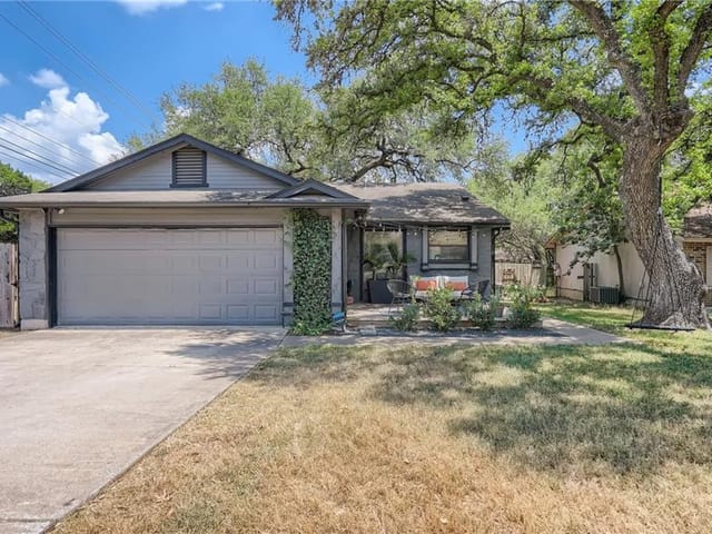 8901 Curlew Dr