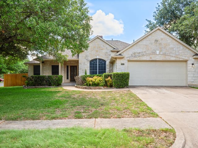 8901 LA SIESTA Ct