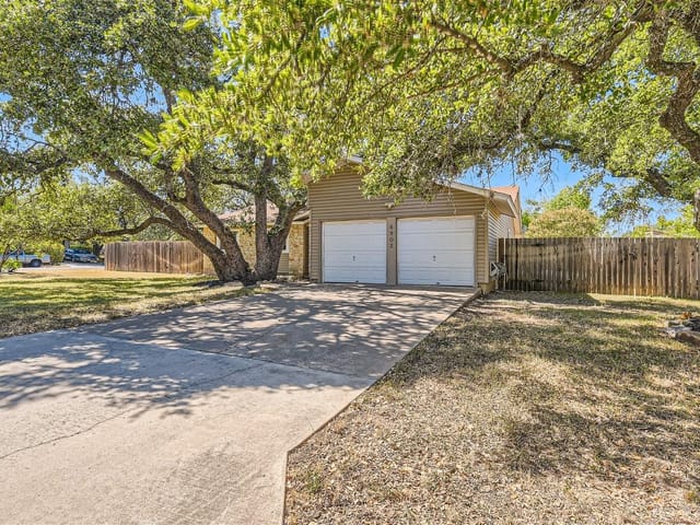 8902 Piney Point Dr