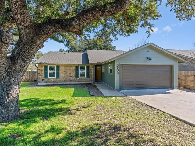 8903 Curlew Dr