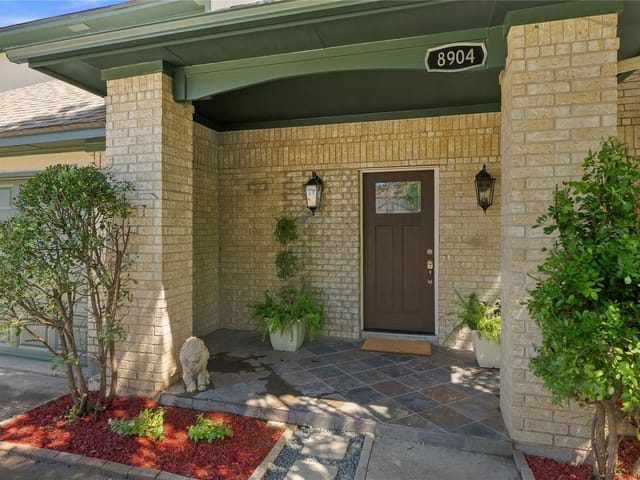 8904 Bridgewood TRL