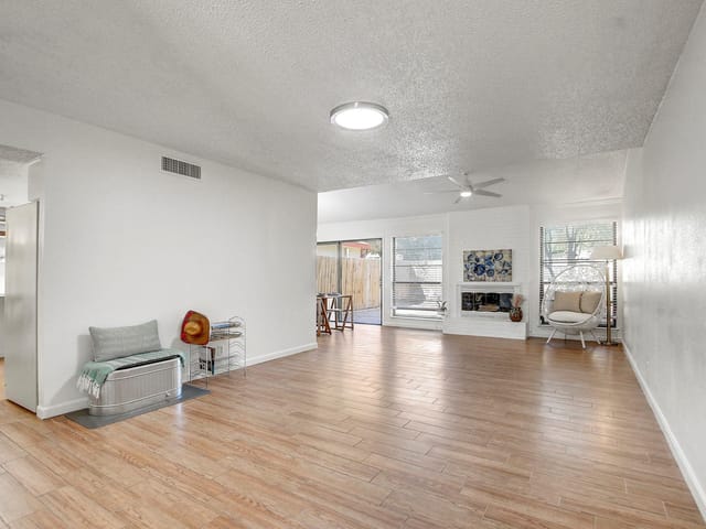 8904 Trone Cir Unit #B