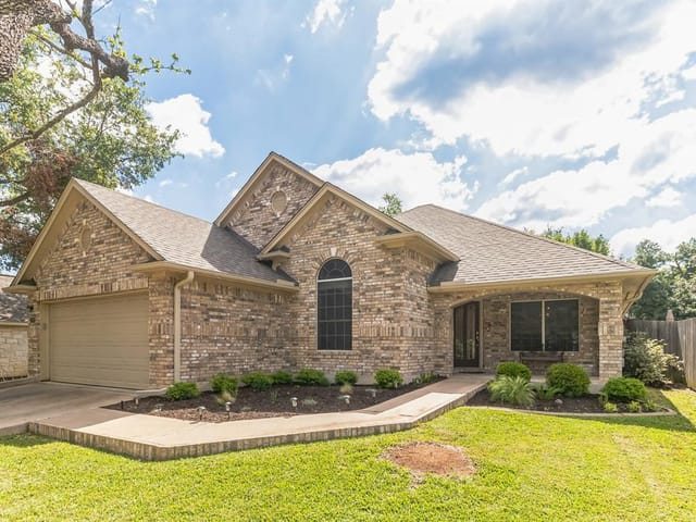 8905 La Siesta Ct