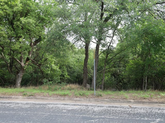 8908 Spring Lake Dr