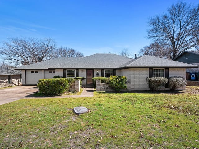 8909 Laurel Grove Dr