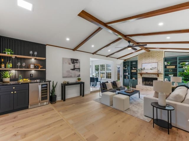 8909 Laurel Grove Dr