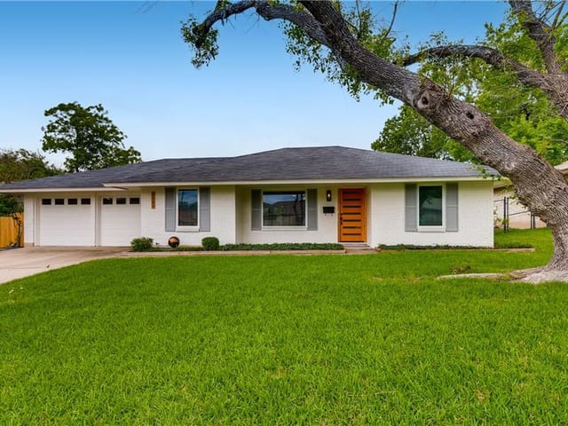 8909 Viking Dr