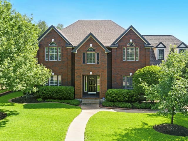 8910 Tweed Berwick Dr