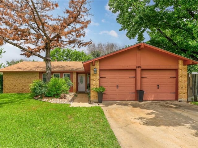 8914 Sparkling Creek