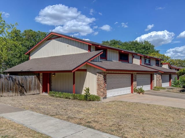 8917 Trone Cir Unit #D