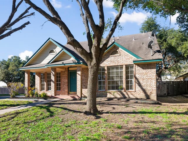8941 TALINE Cir