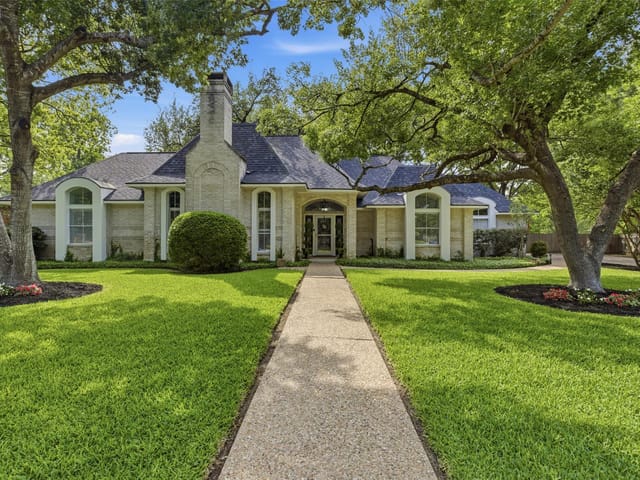9 Hillway Dr