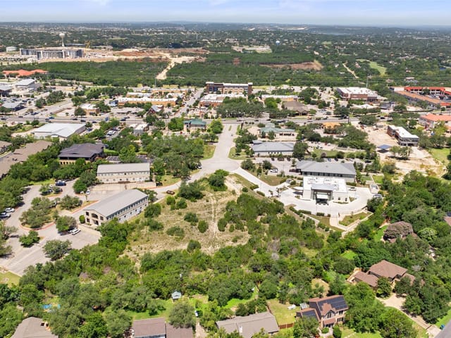 9 Lakeway Centre CT - property photo 1 - Luxury home in Lakeway Centre, Lakeway, TX