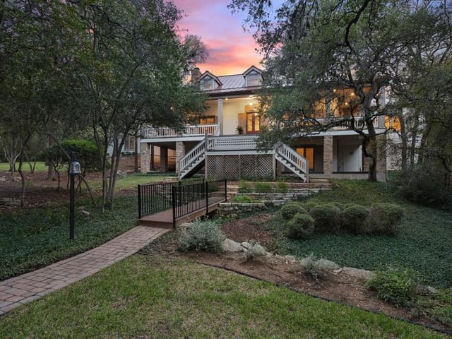 9 Las Brisas DR