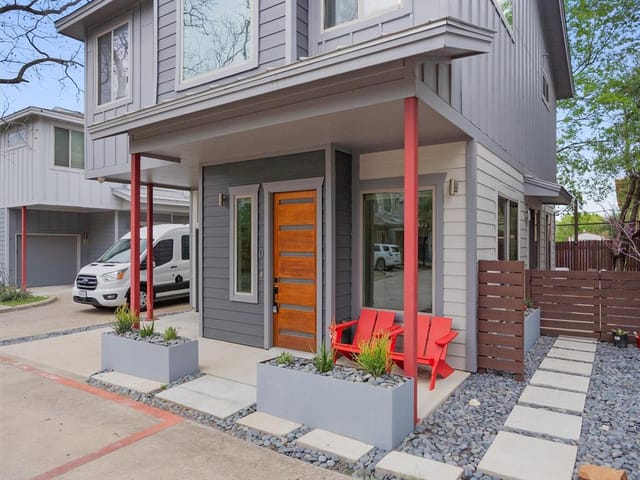 900 Banister Ln Unit #D