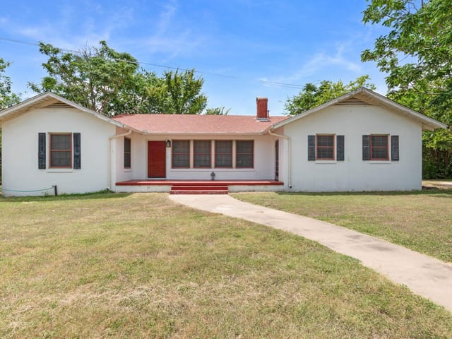 900 N Main ST