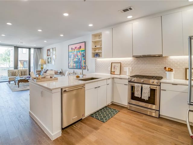 900 S 1st St Unit #217