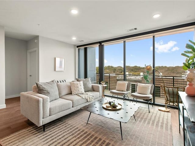 900 S 1st St Unit #413